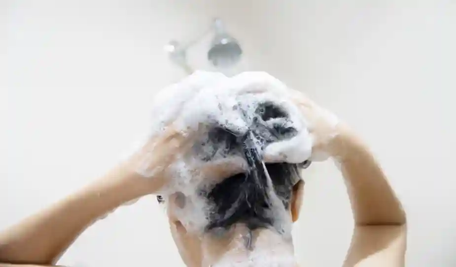 Wie Pulver-Shampoo Ihre Haarpflegeroutine vereinfachen kann